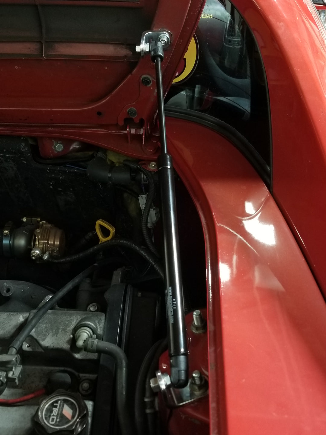 Engine Lid Gas Shock Kit - MR2 Heaven
