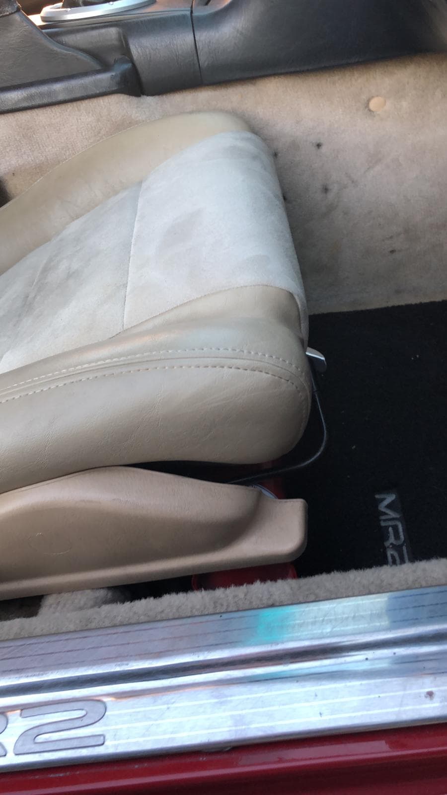 MR2Heaven Passenger Seat Fire Extinguisher Mount